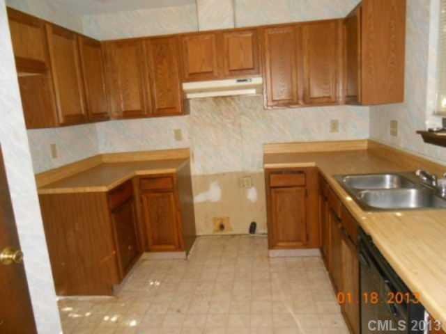Property image 3 at 7631 Eastbourne Road, Charlotte, NC 28227