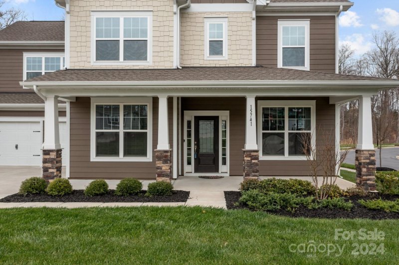 Property image 5 at 15741 Queens Trail Drive, Davidson, NC 28036