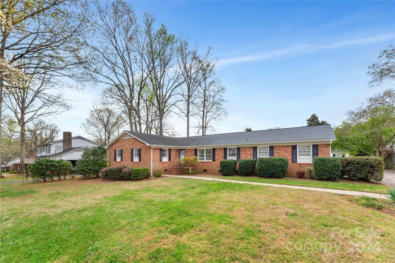 Property image 2 at 2005 Saratoga Drive, Gastonia, NC 28056