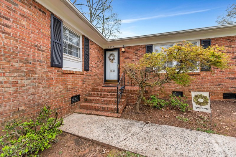 Property image 3 at 2005 Saratoga Drive, Gastonia, NC 28056