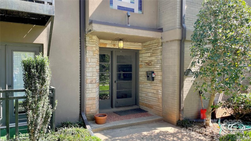 Property image 2 at 227 N Dotger Avenue, Charlotte, NC 28207