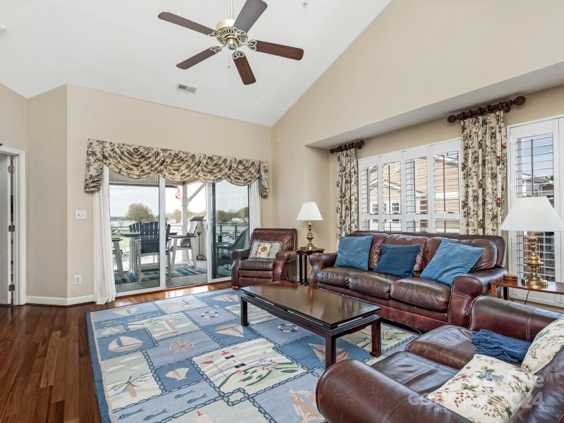 Property image 3 at 18543 Harborside Drive, Cornelius, NC 28031