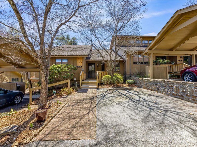 Property image 3 at 1102 Red Oak Drive, Hendersonville, NC 28791