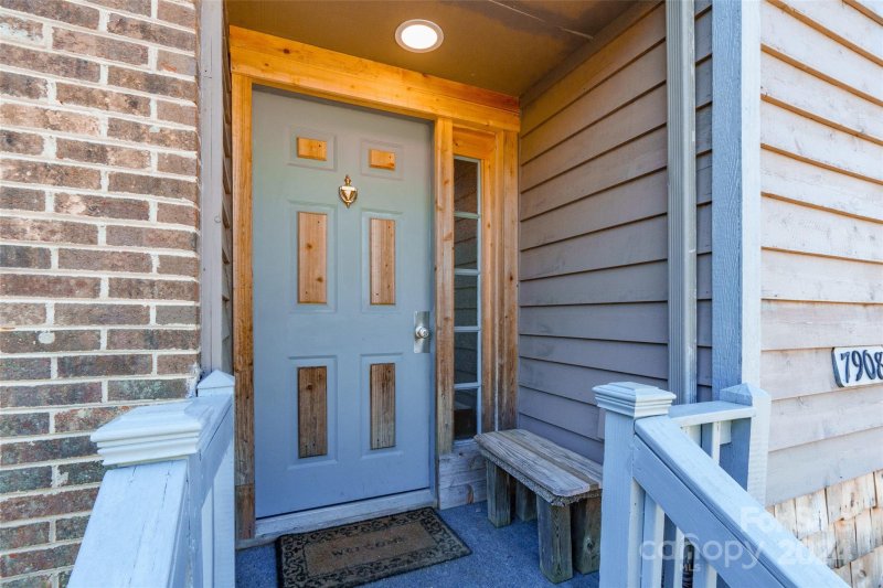 Property image 3 at 7908 Heatherdale Court, Charlotte, NC 28212