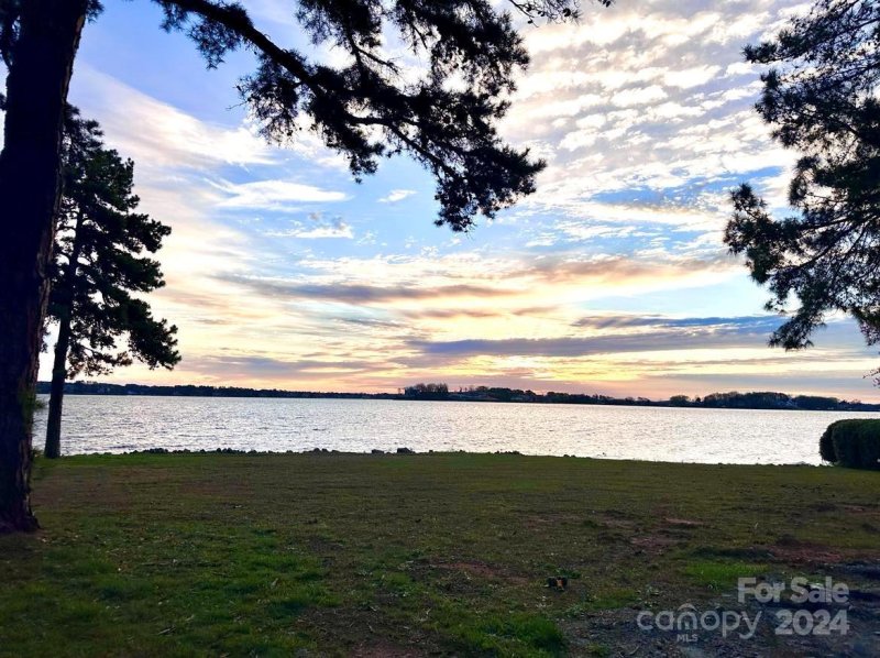 Property image 3 at 8303 Luckey Point Road, Denver, NC 28037