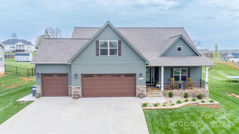 Property image 2 at 185 Staffordshire Drive, Statesville, NC 28625