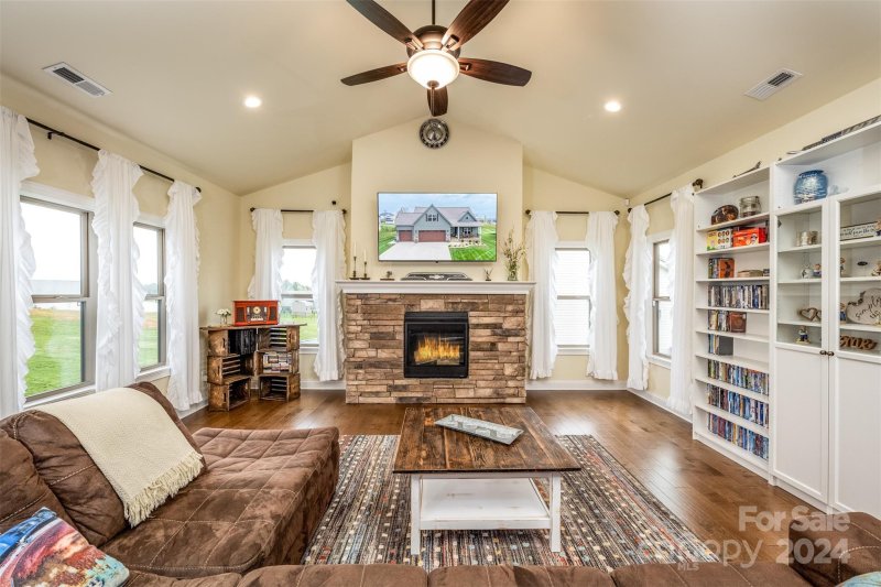 Property image 5 at 185 Staffordshire Drive, Statesville, NC 28625