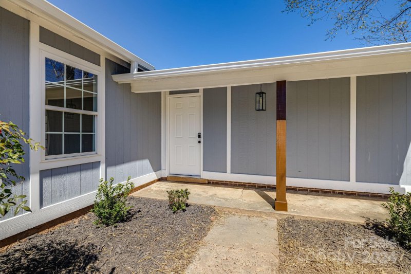 Property image 2 at 5 Melissa Court, Asheville, NC 28806