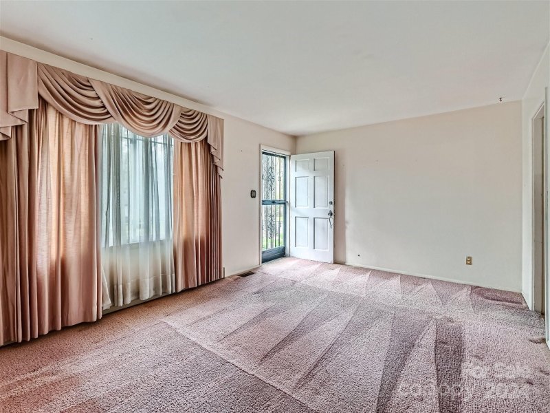 Property image 5 at 6573 Covecreek Drive, Charlotte, NC 28215