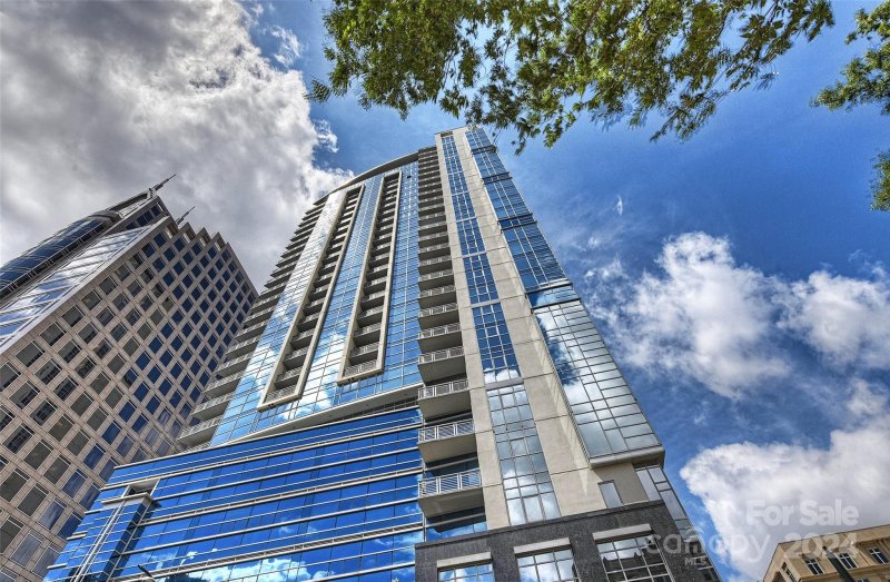 Property image 2 at 333 W Trade Street, Charlotte, NC 28202