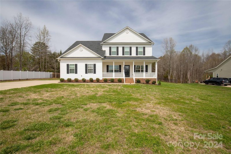 Property image 2 at 5039 Oxbow Run Lane, Clover, SC 29710