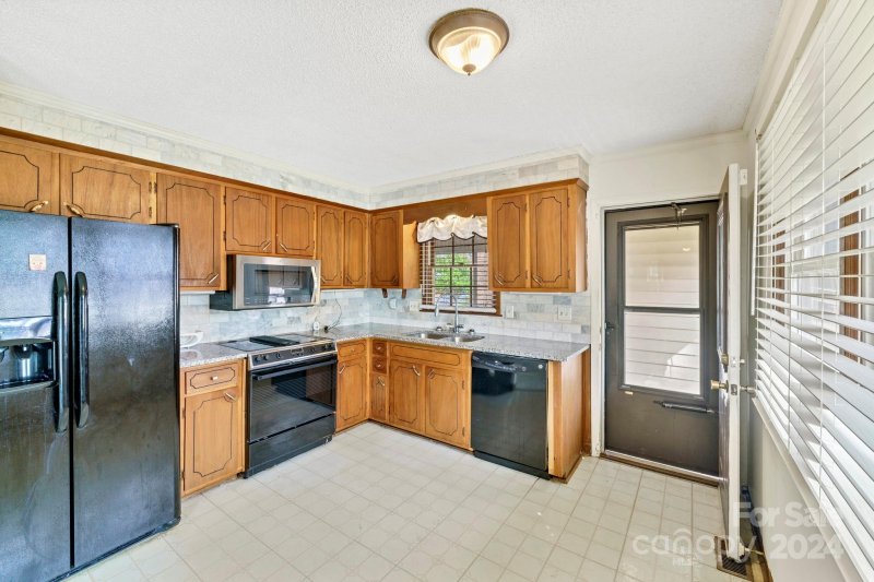 Property image 5 at 1116 Rosada Drive, Charlotte, NC 28213