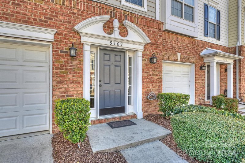 Property image 2 at 5509 Werburgh Street, Charlotte, NC 28209