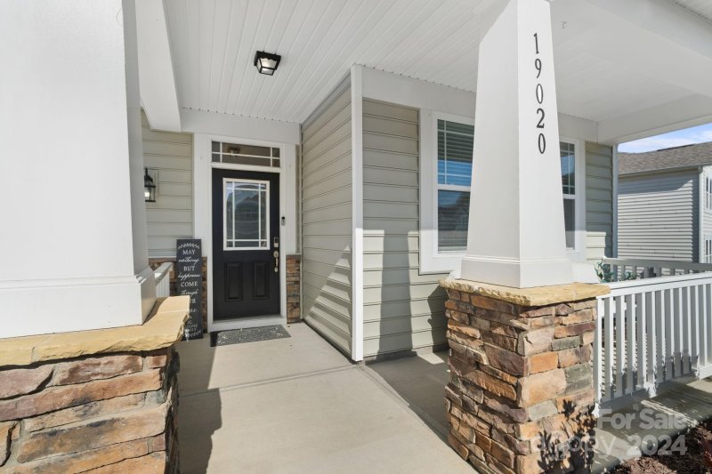 Property image 4 at 19020 Hawk Haven Lane, Charlotte, NC 28278