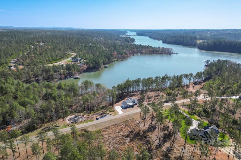 Property image 4 of 1723 Scenic Lane in The Waterfront Club, Granite Falls, NC 28630