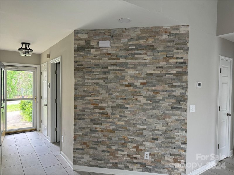 Property image 3 at 6921 Red Bud Circle, Charlotte, NC 28214