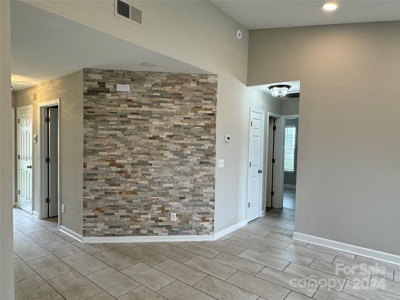 Property image 4 at 6921 Red Bud Circle, Charlotte, NC 28214
