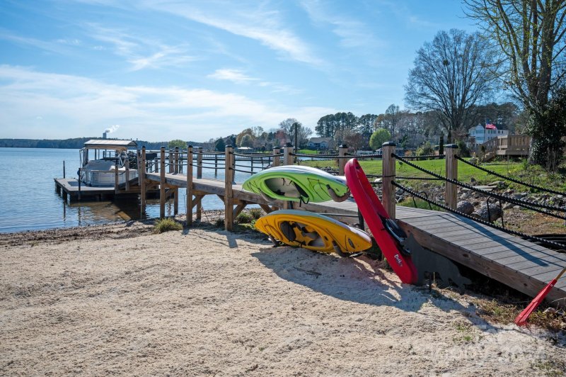 Property image 3 at 2715 Westview Drive, Sherrills Ford, NC 28673