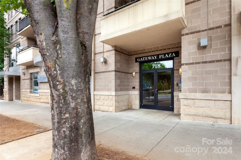 Property image 2 at 718 Trade Street, Charlotte, NC 28202