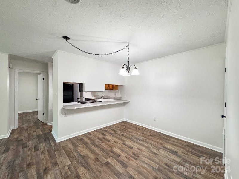 Property image 5 at 35 Ravencroft Lane, Asheville, NC 28803