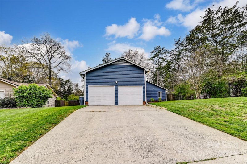 Property image 3 at 11512 Lone Star Circle, Charlotte, NC 28226