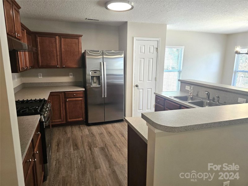 Property image 3 at 11634 Village Pond Drive, Charlotte, NC 28278