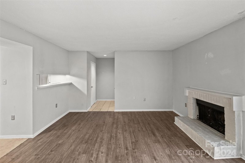 Property image 5 at 5024 Sardis Road, Charlotte, NC 28270