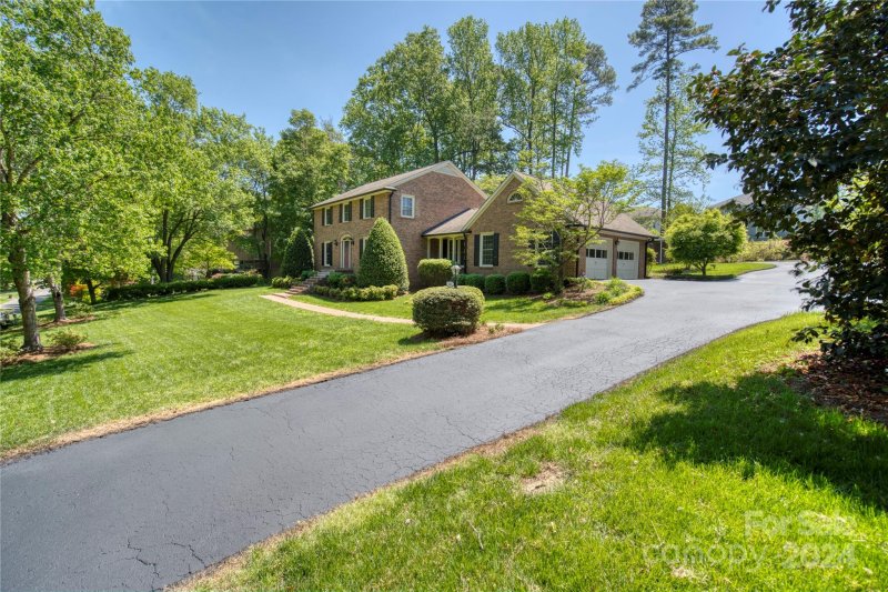 Property image 4 at 302 Belwood Drive, Belmont, NC 28012