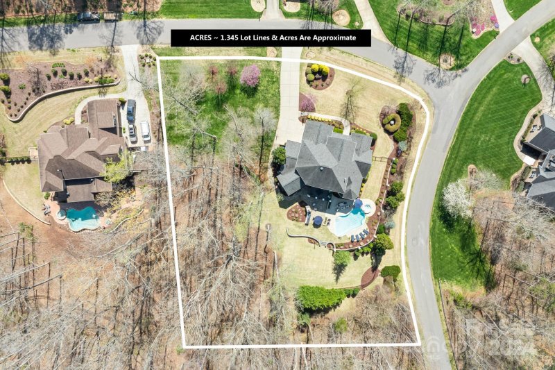 Property image 2 at 109 Walking Horse Trail, Davidson, NC 28036