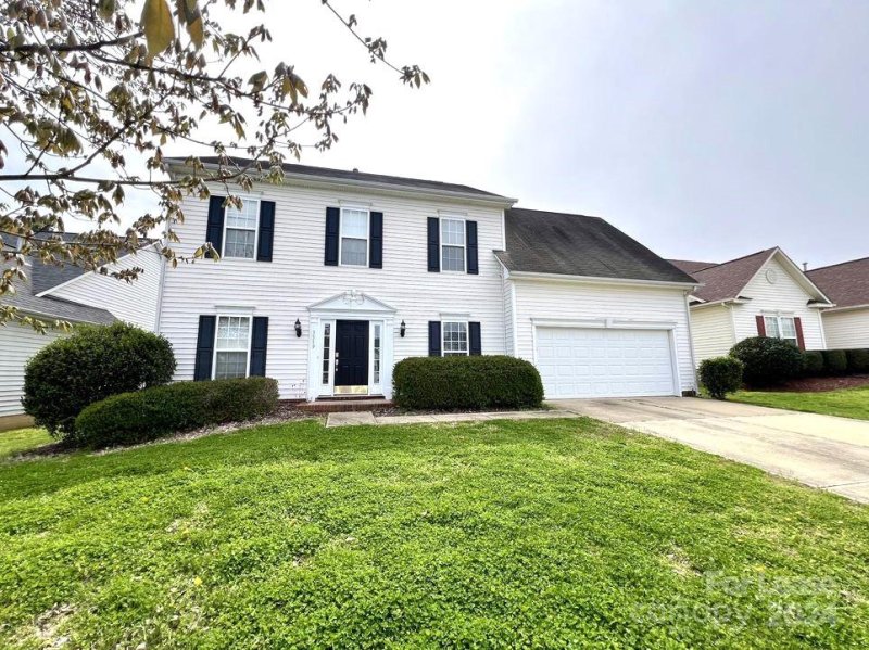 Property image 2 at 3519 Balsam Tree Drive, Charlotte, NC 28269