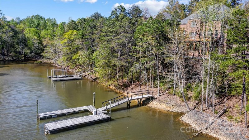 Property image 3 at 922 Cove Point Lane, Tega Cay, SC 29708
