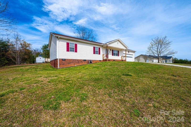 6455 Ridgeview Circle