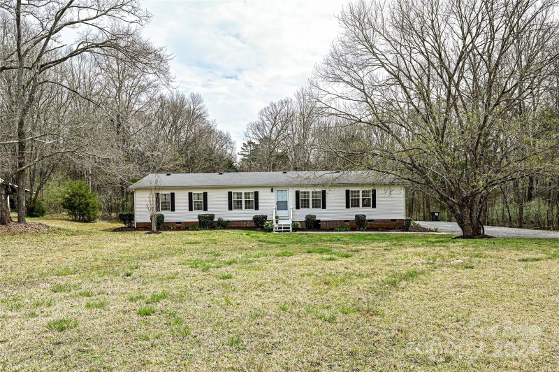 Property image 2 at 7111 Waxhaw Creek Road, Waxhaw, NC 28173