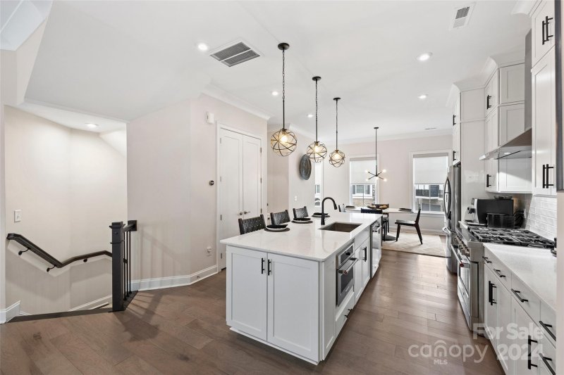 Property image 5 at 5058 Harrowsmith Lane, Charlotte, NC 28204