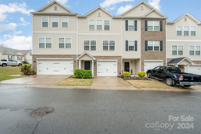 Property image 3 at 105 Langhorne Drive, Mount Holly, NC 28120