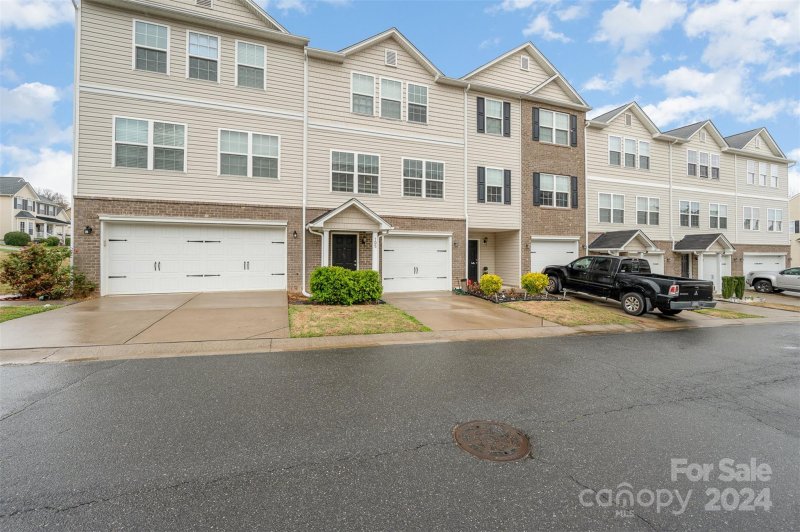 Property image 4 at 105 Langhorne Drive, Mount Holly, NC 28120