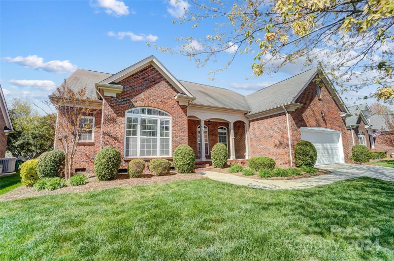 Property image 2 at 5126 Poplar Knoll Drive, Matthews, NC 28105