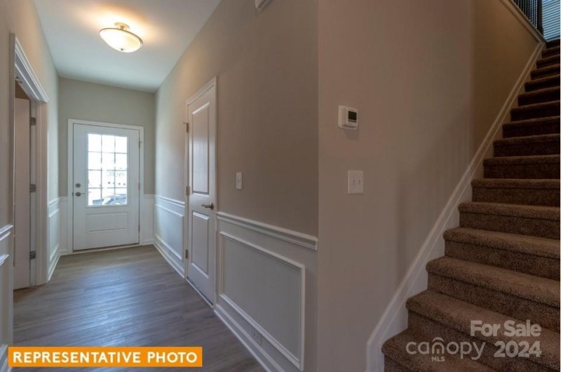 Property image 4 at 6231 Gala Lane, Charlotte, NC 28212