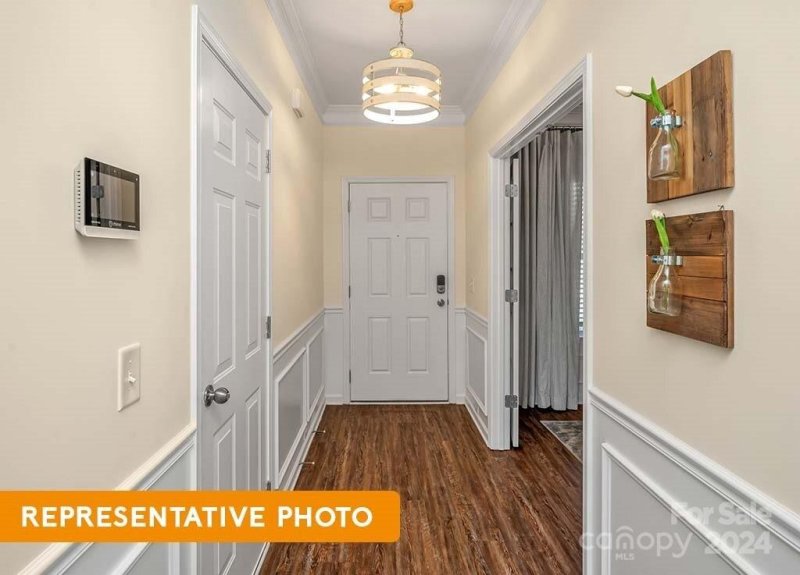 Property image 5 at 6231 Gala Lane, Charlotte, NC 28212