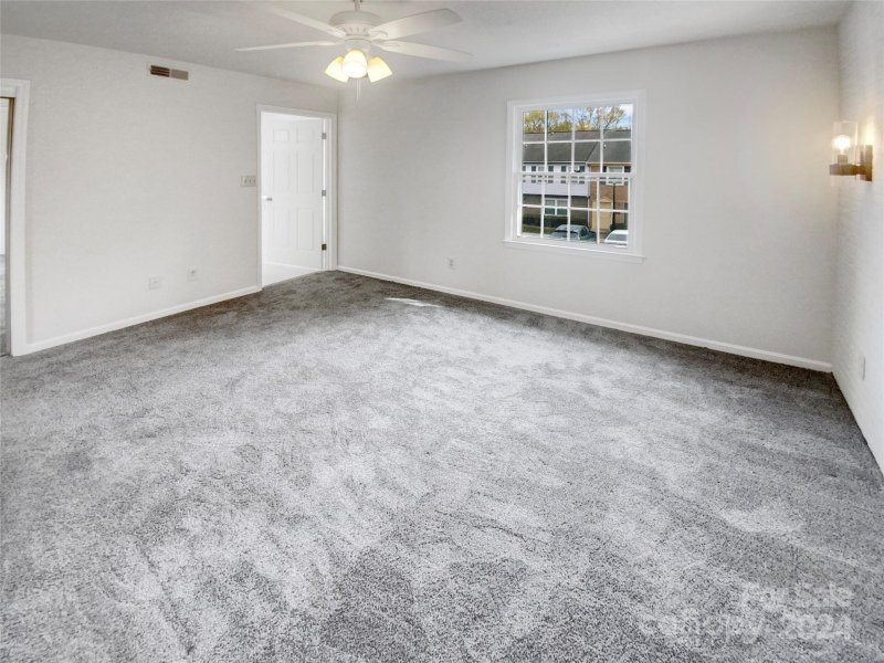 Property image 5 at 1525 Lansdale Drive, Charlotte, NC 28205