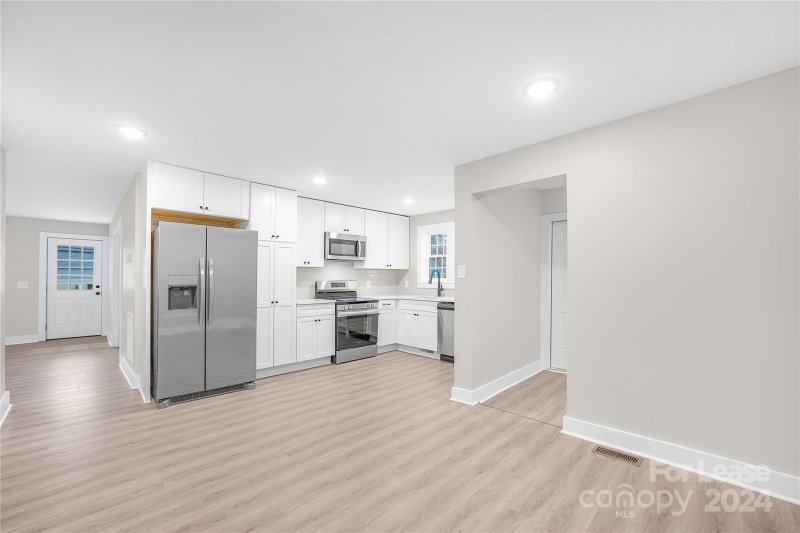 Property image 2 at 317 Brawley Avenue, Mooresville, NC 28115