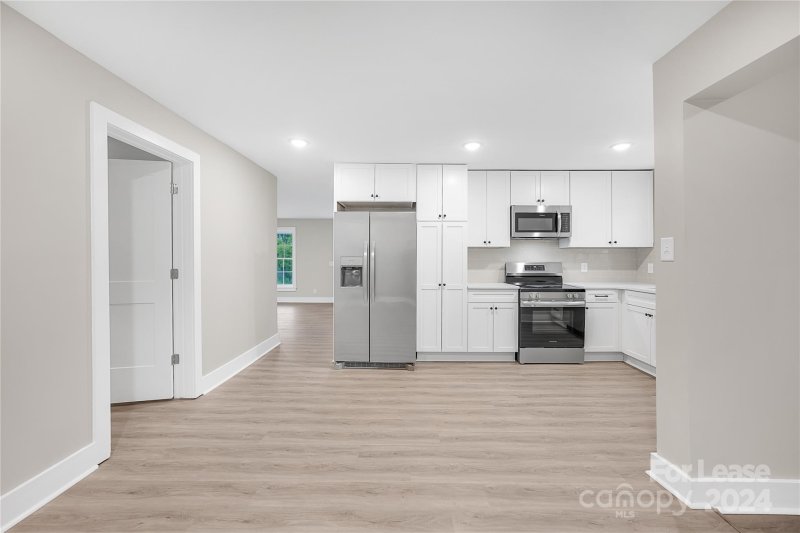 Property image 3 at 317 Brawley Avenue, Mooresville, NC 28115