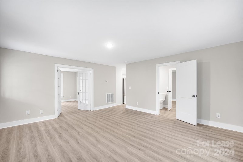 Property image 5 at 317 Brawley Avenue, Mooresville, NC 28115