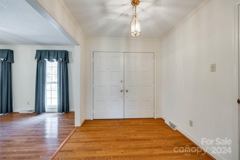 Property image 3 at 400 Lakeview Drive, York, SC 29745