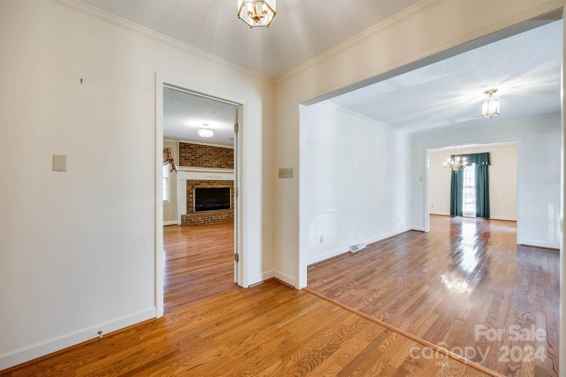 Property image 4 at 400 Lakeview Drive, York, SC 29745
