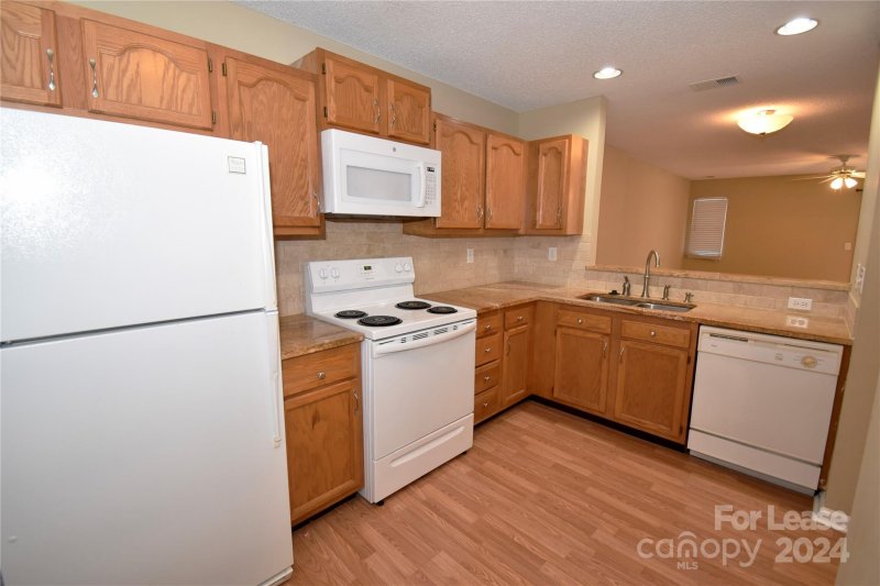 Property image 3 at 9102 Charminster Court, Charlotte, NC 28269