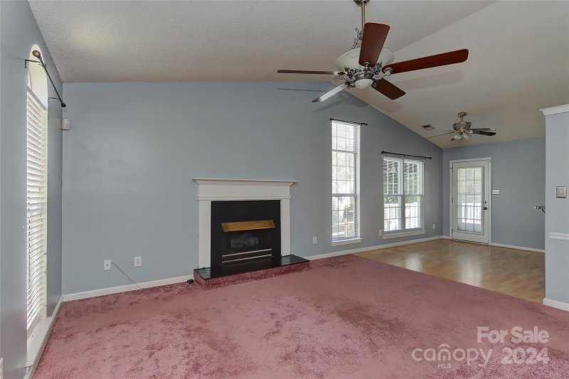 Property image 5 at 7815 Royce Hall Lane, Charlotte, NC 28216