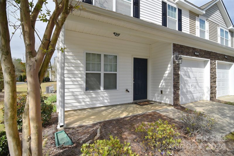 Property image 3 at 13776 Singleleaf Lane, Charlotte, NC 28278
