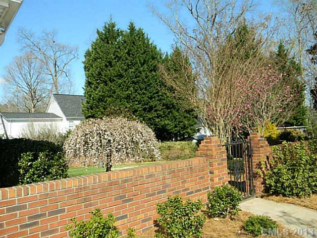 Property image 2 at 1535 Elkhart Circle, Gastonia, NC 28054