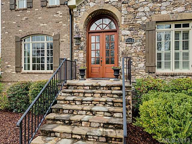 Property image 2 at 5910 Saint John Lane, Charlotte, NC 28210